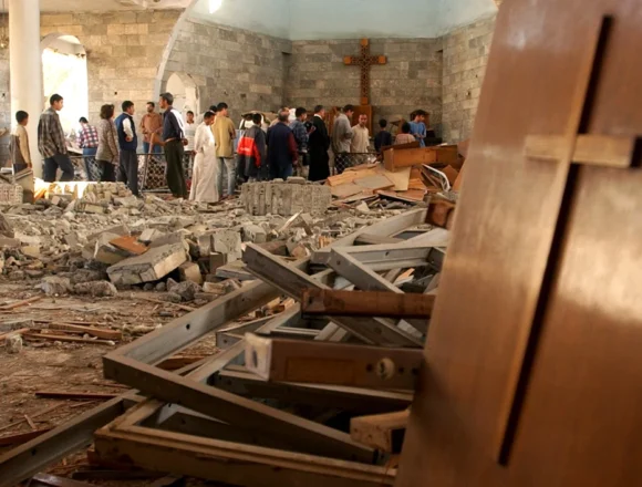 041116_iraq_christians_hmed_8a Mellanösterns kristna spikas upp på kors, svenska kyrkan ordnar inhemska korståg mot ”islamofobi”